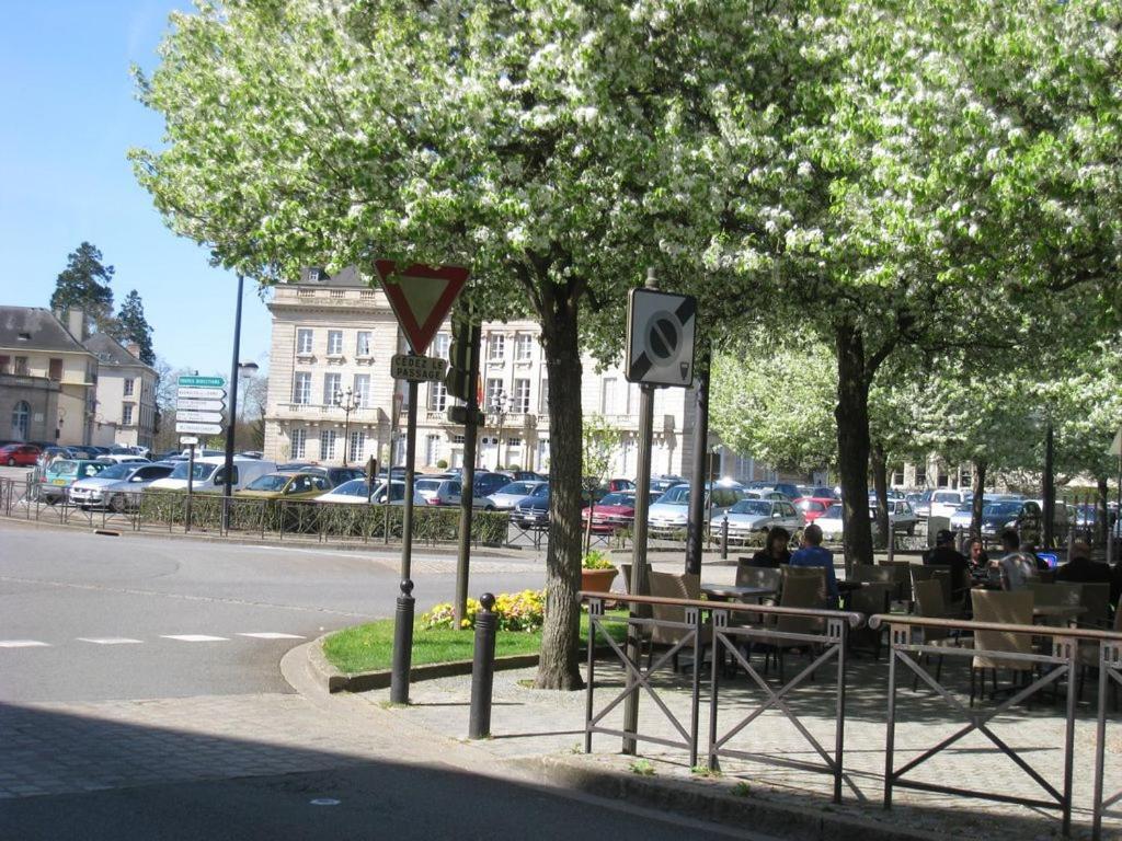 Le Pont Neuf 61 *